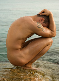 Nude_Man_Tattoo_Shoulder